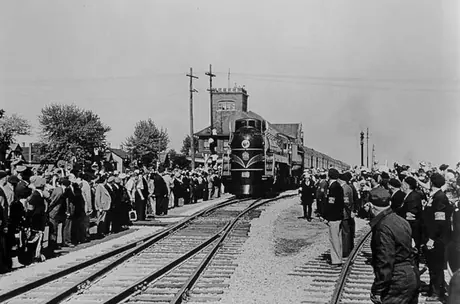 The train carrying King George VI and Queen Elizabeth on their 1939 Royal Tour of Canada arrives at Stratford