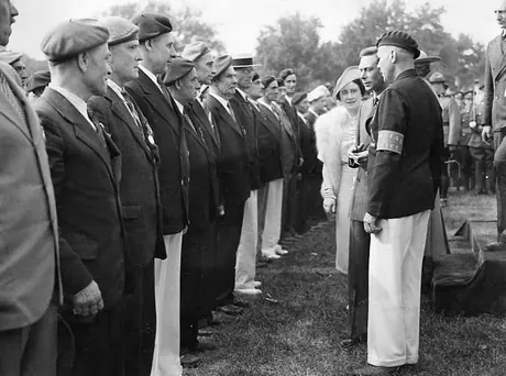 King George VI and Queen Elizabeth review an Honour Guard of World War 1 Veterans during the 1939 Royal Tour of Canada