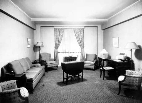 Bessborough Hotel guest sitting room