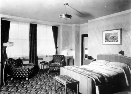 Hotel Vancouver bedroom