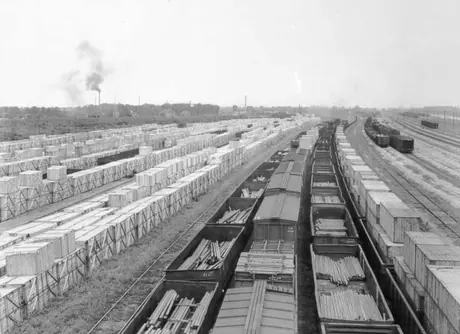 Loading freight cars at Southwark yards