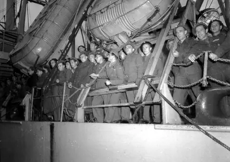 Polish soldiers arriving in Halifax abourd SS Sea Robin