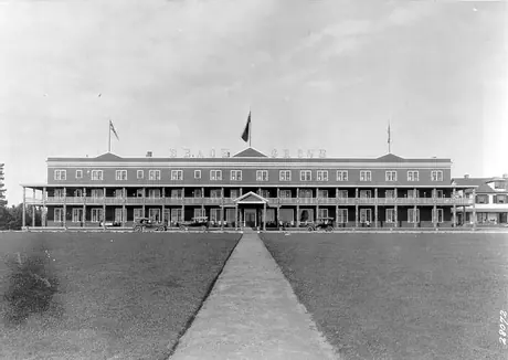 Beach Grove Inn, built in 1921, accommodating  125 guests