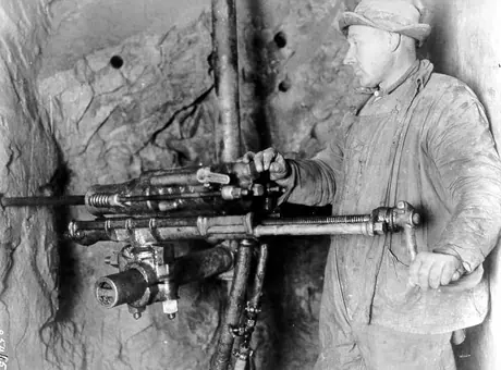 Drilling at 600 feet, Lakeshore Mine
