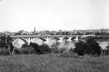 Broadway bridge and the city of Saskatoon