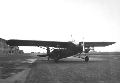 Montreal - Boston air ferry at St. Hubert (Stinson SM-6000A Tri-motor)