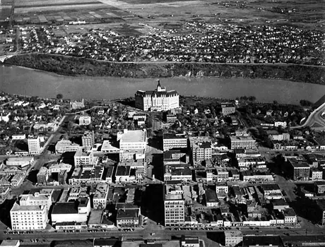 Aerial view of the city of Saskatoon and the Bessborough Hotel