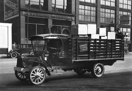CN Express 2½ ton Packard truck, early vehicle with solid tires and oil marker lamp.
