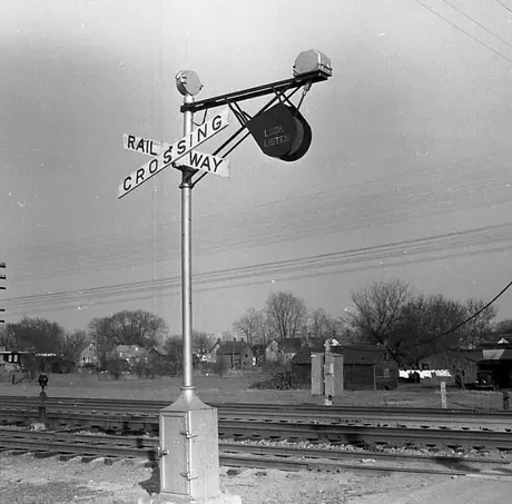 Wig-wag grade crossing signal at Cornwall.