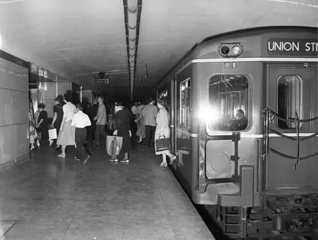 Subway stop at Queen St.