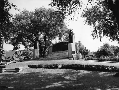 A scenic view of the Bell Memorial