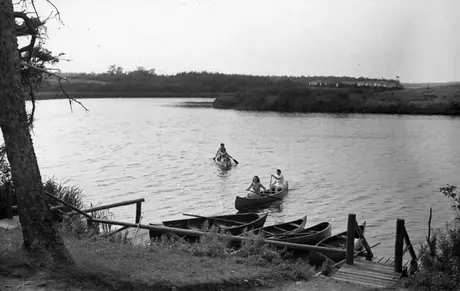 Canoe enthusiasts docking in the lagoon, Pictou Lodge