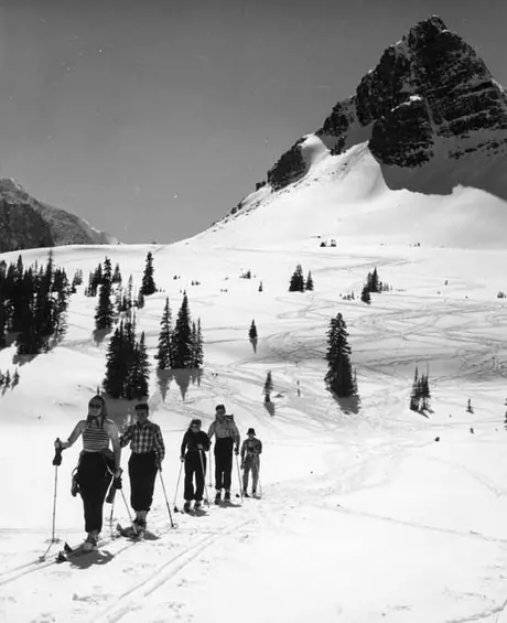 Cross-country skiing at Eremite Valley, Jasper