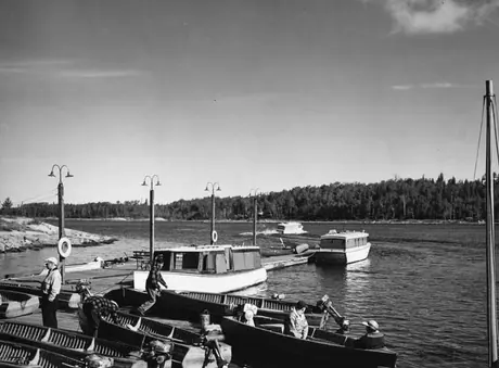Boats at the Minaki Lodge dock