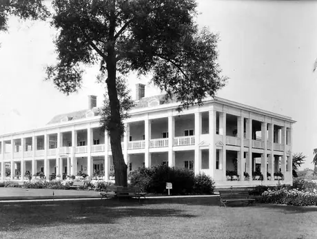 Exterior of the Royal Canadian Yacht Club