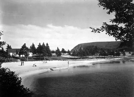 Freshwater Lake and bath house