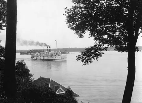 A steamer on a cruise in the Thousand Islands region