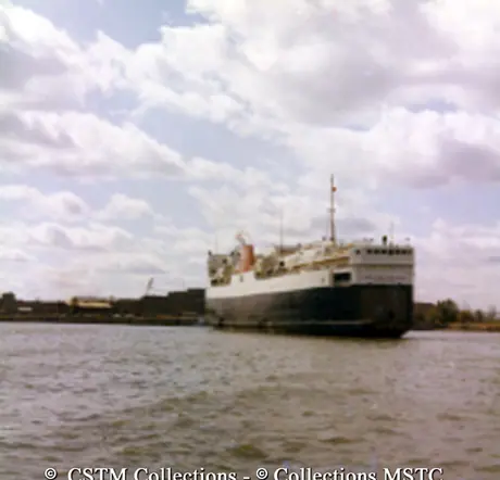 Back view of ferry MV John Hamilton Gray