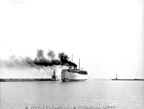 Car ferry S.S. Ontario No.1 traveling between Cobourg and Rochester
