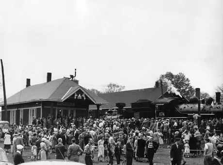 Crowds of people at Aurora Station lining up to take a tour through the coaches of the
Museum Train