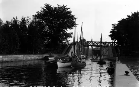 Sailboat passing through the Buckhorn Dam, Kawartha Lakes, Ont