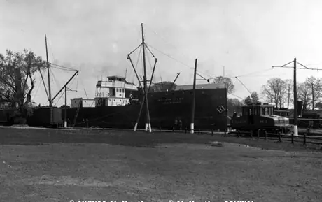 Shipping in the old Welland Canal