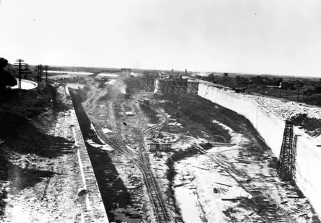 Lock no. 4 under construction, Welland Canal