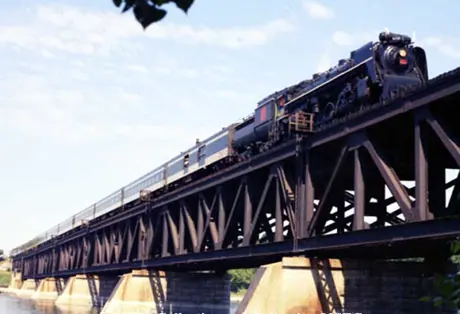 Last run of steam locomotive no.6218 crossing Beloeil Bridge