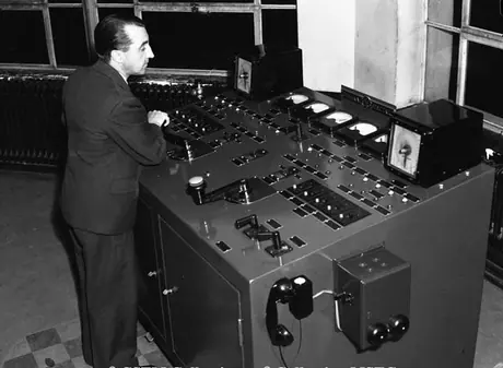 Montreal terminal - Traffic Control Tower – Equipment to lift bridge