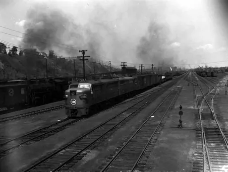 Diesel locomotive 9406 - 3/4 left side