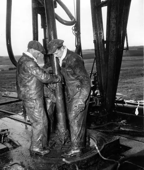 Withdrawing core barrel from hole at Cannar Oils Ltd. well “Cannar No. 1
