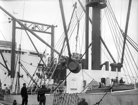 C.N.S.S. - Challenger unloads molasses - Montreal