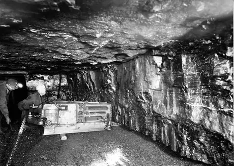 Coal mining, Alberta - pillar extension - Sullivan short wall machine, Elgin Coal Company