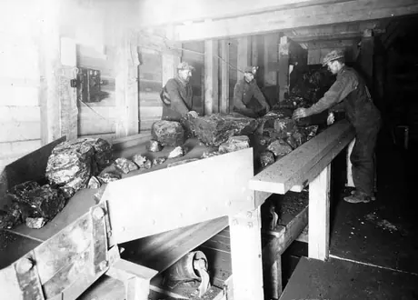 Coal mining, Alberta - picking coal before same leaves on conveyor - Atlas Mine
