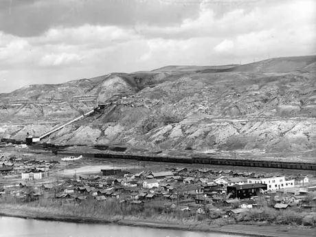 Drumheller district, Alberta - coal mining at Drumheller Valley